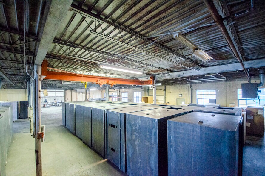 More Photos Of 1452 N National Ave, Springfield Warehouse For Sale