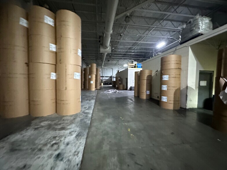 More Photos Of 311 W Central, Valdosta Manufacturing For Sale