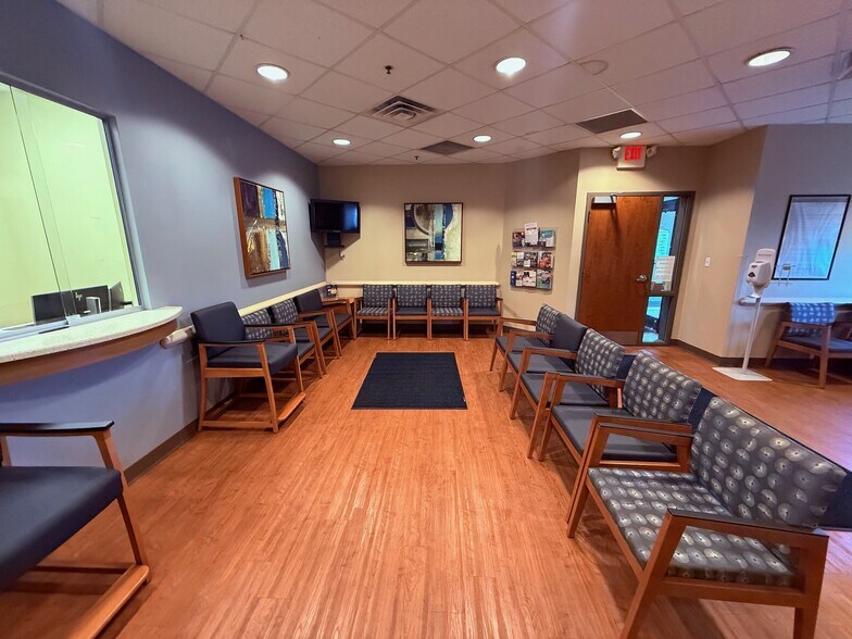 More Photos Of 10020 Dupont Circle Ct, Fort Wayne Medical For Lease