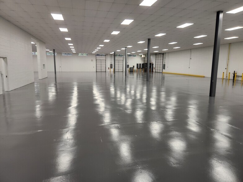 More Photos Of 2445-2465 Maryland Rd, Willow Grove Distribution For Lease