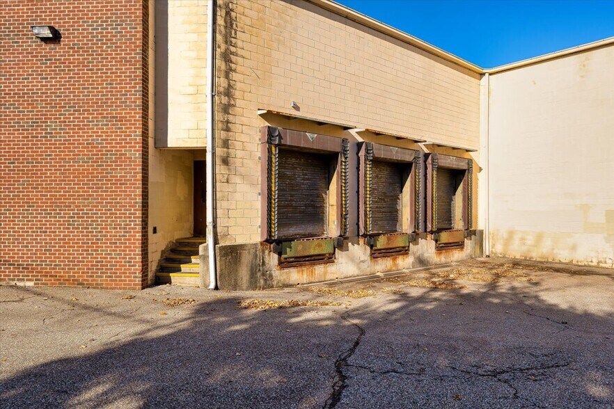More Photos Of 8567-8587 Fort Smallwood Rd, Pasadena Unknown For Lease
