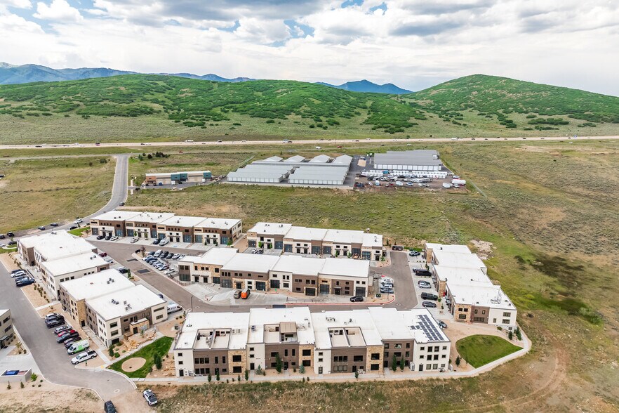 More Photos Of 4554 Forestdale Dr, Park City Light Manufacturing For Sale