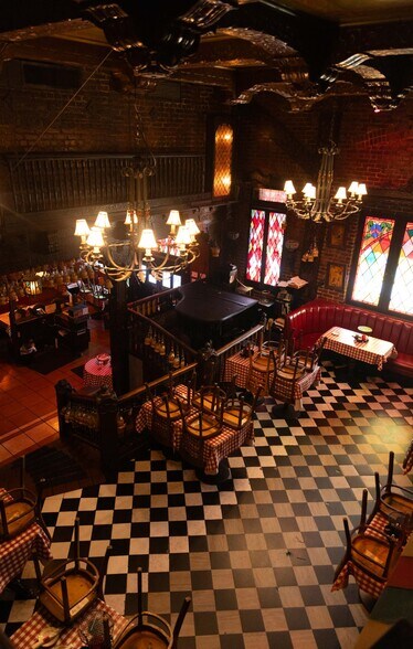 More Photos Of 1646 N Las Palmas Ave, Los Angeles Restaurant For Sale