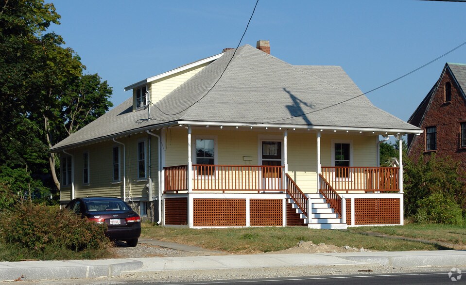 More Photos Of 879 Main St, Weymouth Office For Lease
