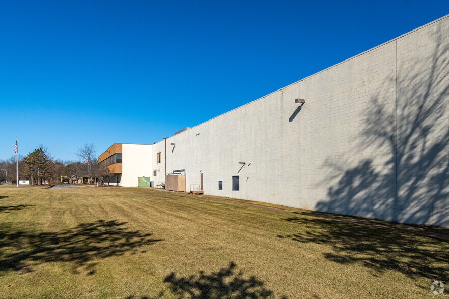 More Photos Of 35 Melanie Ln, Whippany Warehouse For Lease