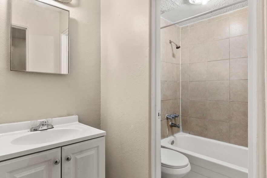 More Photos Of 1205 Yosemite St, Denver Apartments For Sale