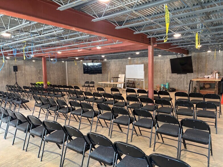 More Photos Of 2511 Ruffner Rd, Birmingham Warehouse For Sale