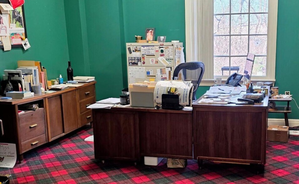 More Photos Of 105 Southeast Pky, Franklin Office For Sale