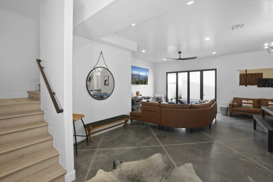 More Photos Of 4346 W Canterbury Rd, Hurricane Multifamily For Sale