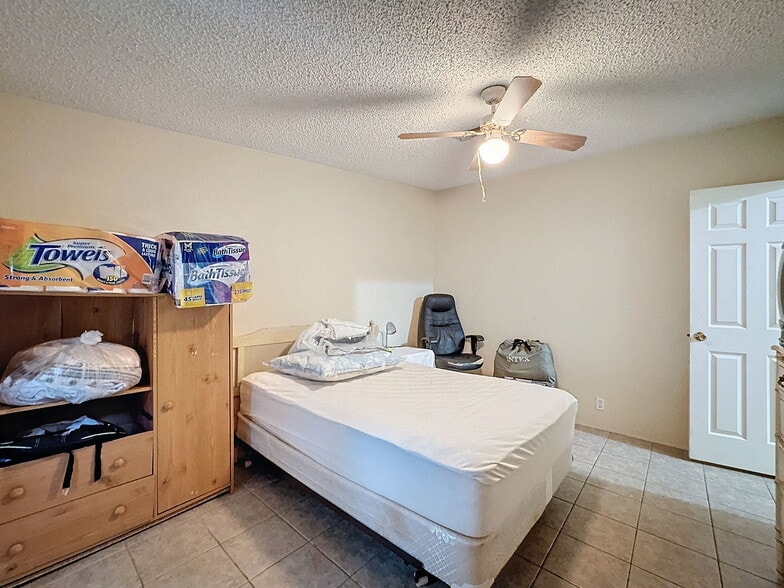 More Photos Of 15525 Shady Hills Rd, Spring Hill Restaurant For Sale