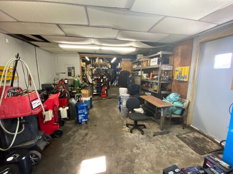 More Photos Of 2189 Central Ave, Memphis Auto Repair For Lease