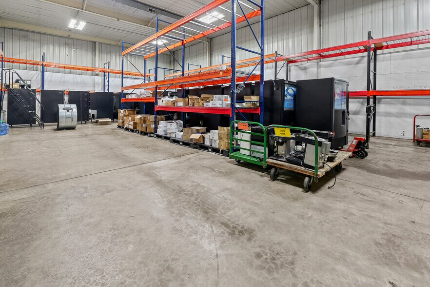 More Photos Of 560 Rolling Meadows, Fond Du Lac Light Distribution For Sale