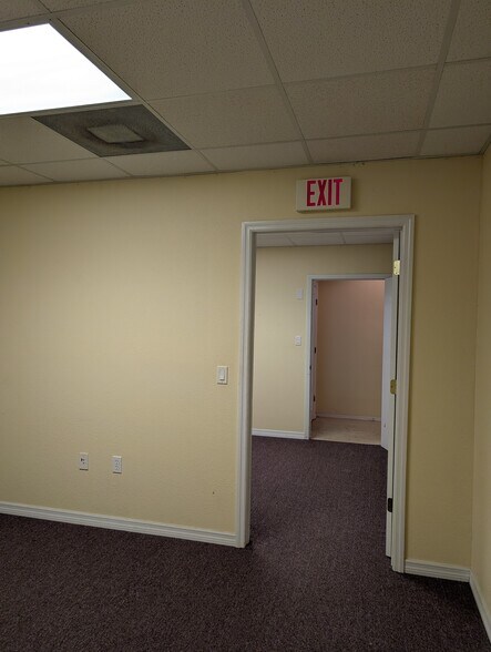 More Photos Of 400 Barton Blvd, Rockledge Light Manufacturing For Lease