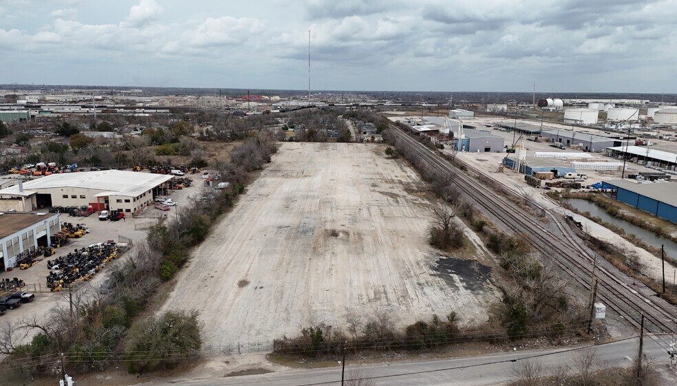 More Photos Of 7621 Wallisville Rd, Houston Land For Lease