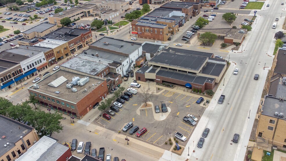 More Photos Of 301 N Main St, Austin Office For Sale