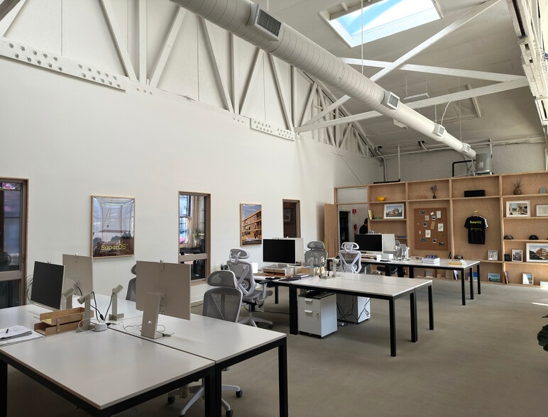 More Photos Of 725 Mateo St, Los Angeles Warehouse For Lease