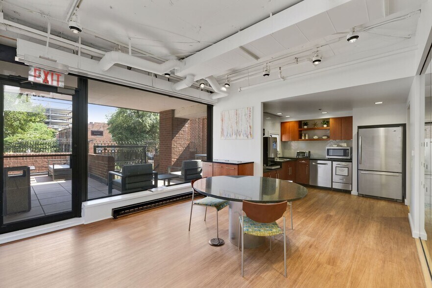More Photos Of 1050 30th St NW, Washington Office For Lease