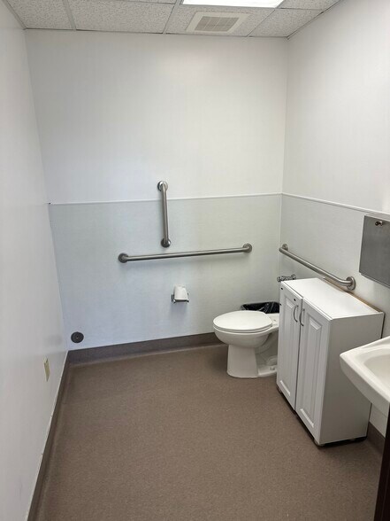 More Photos Of 3571 S Tower Rd, Aurora Storefront For Lease