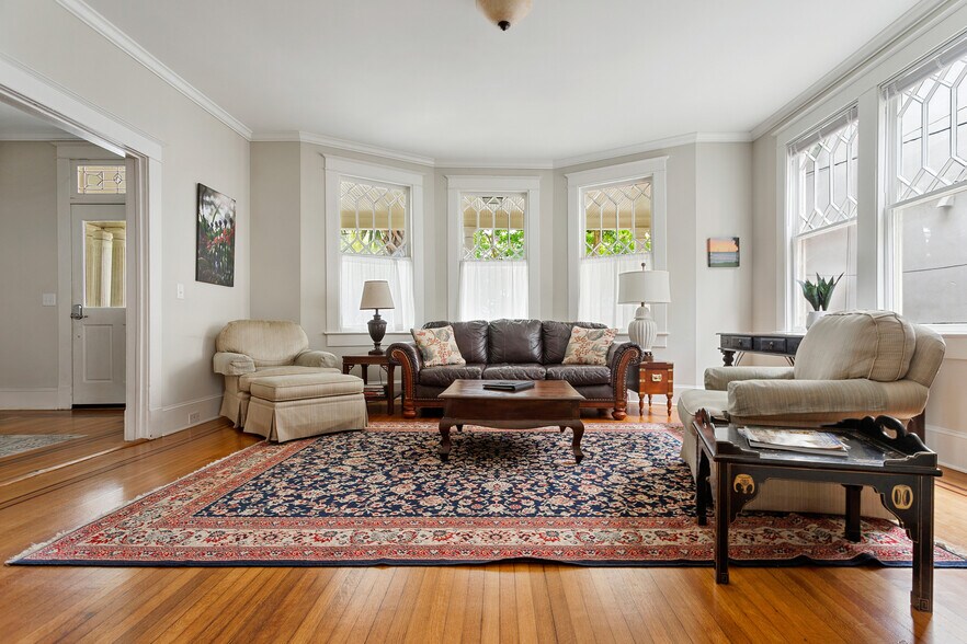 More Photos Of 196 Rutledge Ave, Charleston Specialty For Sale