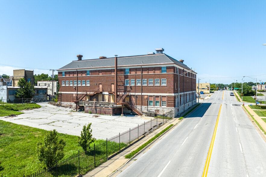 More Photos Of 1017 N 9th St, Kansas City Office For Lease