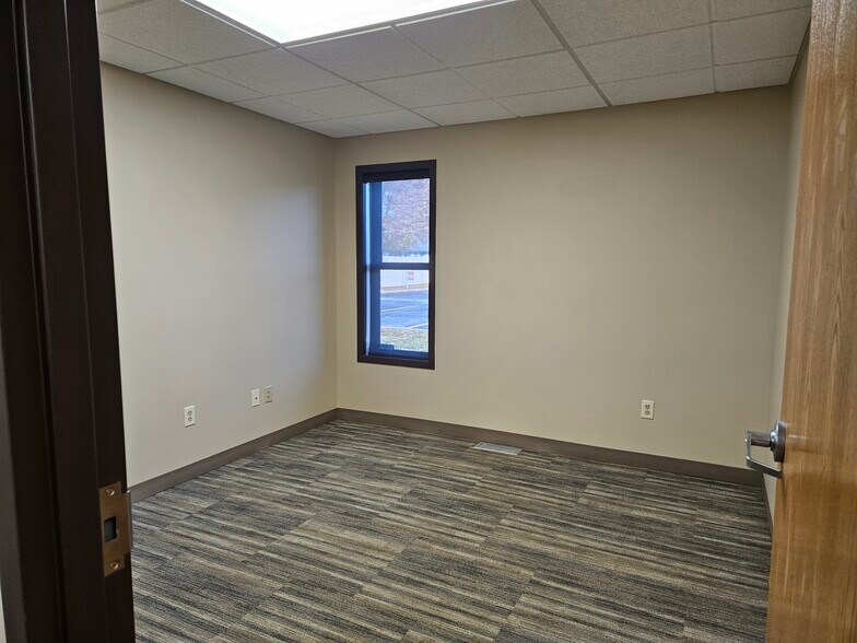 More Photos Of 5444 State St, Saginaw Office For Lease