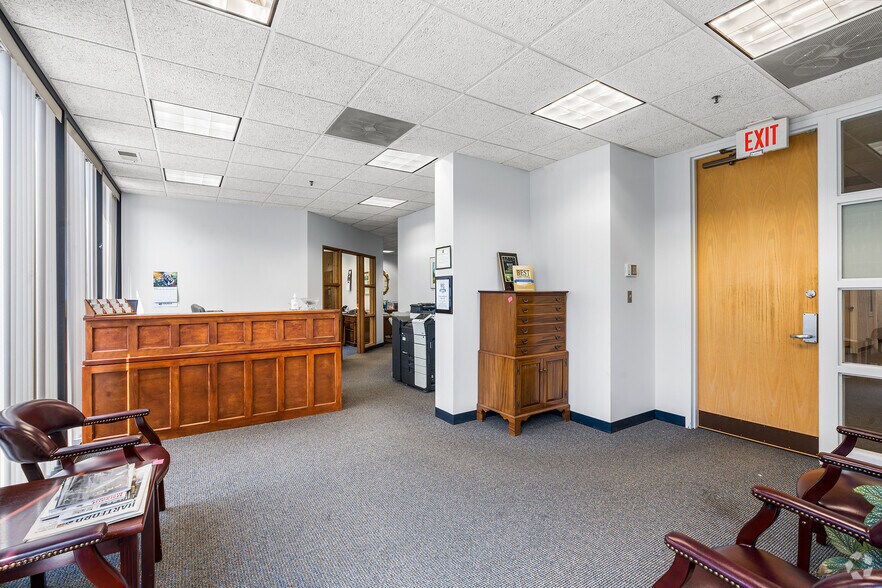 More Photos Of 255 Bank St, Waterbury Office For Sale