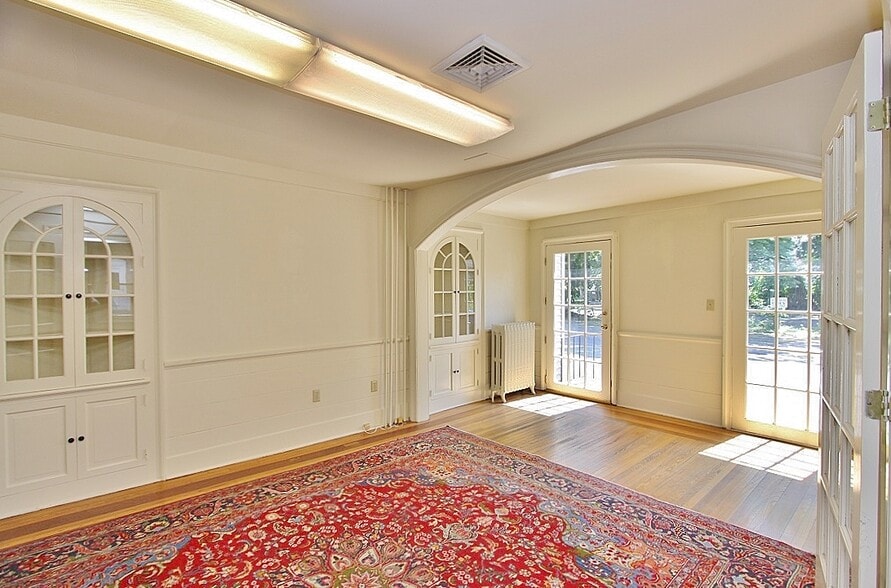 More Photos Of 231 Clinton Ave, Kingston Loft Creative Space For Sale