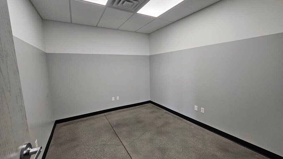 More Photos Of 230 Cutler Dr, North Salt Lake Warehouse For Lease