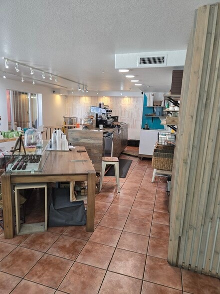 More Photos Of 1501 India St, San Diego Apartments For Lease