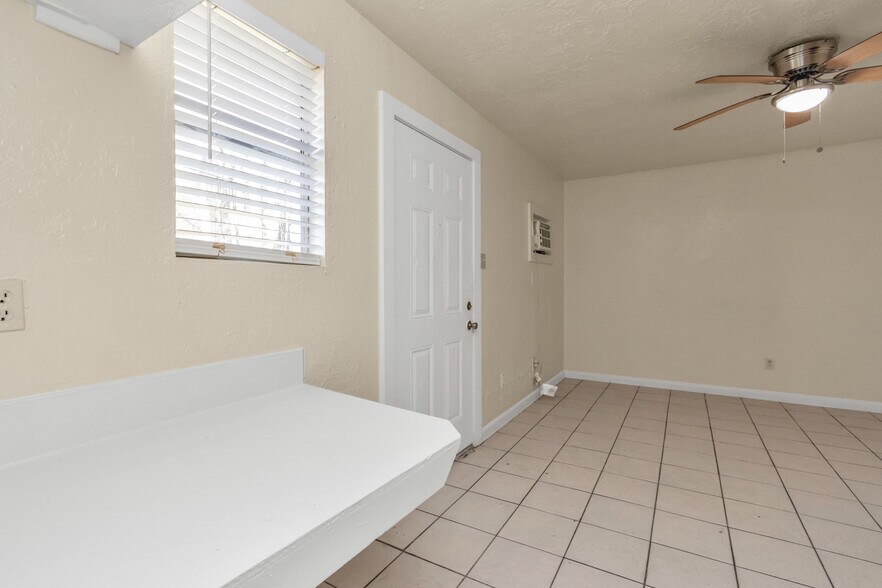 More Photos Of 409 Austin Rd, Conroe Apartments For Sale