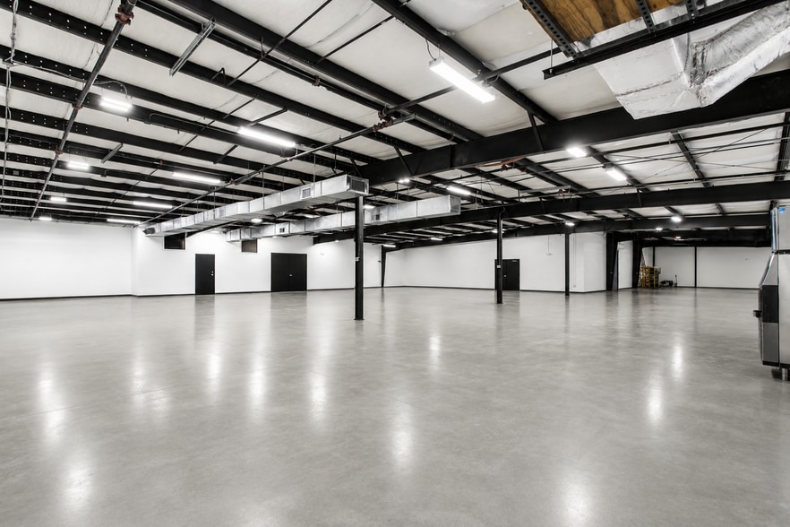 More Photos Of 114 S State St, Haw River Manufacturing For Lease