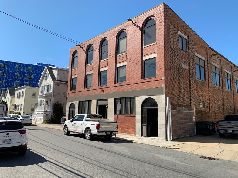 Primary Photo Of 22-26 Lincoln St, Brighton Office For Lease