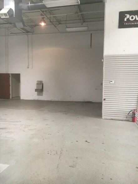 More Photos Of 15426 70th Ct, Orland Park Light Distribution For Sale