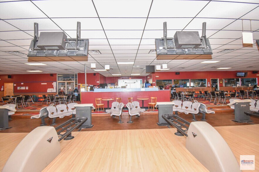 More Photos Of 28 N Bowl Ln, Plattsburgh Sports And Entertainment For Sale