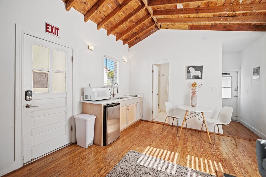More Photos Of 36 Phoenetia Ave, Coral Gables Apartments For Sale
