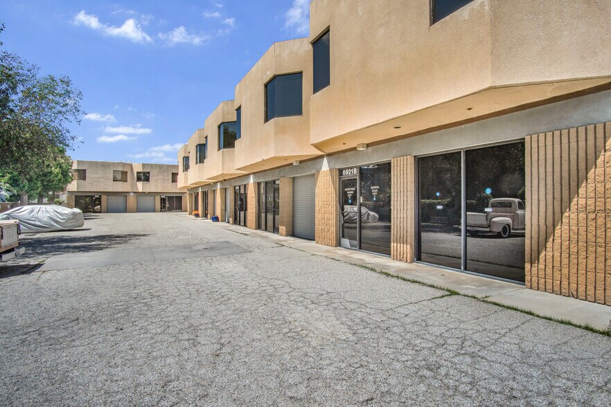 More Photos Of 6915-6921 Woodley Ave, Van Nuys Warehouse For Sale
