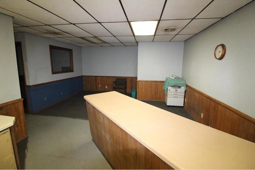 More Photos Of 80 Oliver St, Wisconsin Rapids Manufacturing For Sale