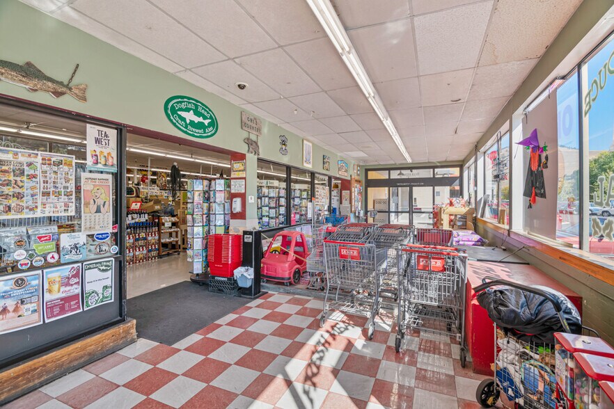 More Photos Of 704 SW Higgins Ave, Missoula Supermarket For Sale