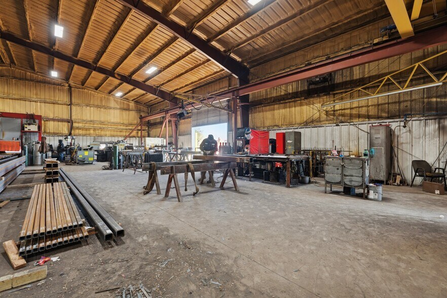 More Photos Of 2627 SW 22nd St, Oklahoma City Warehouse For Sale