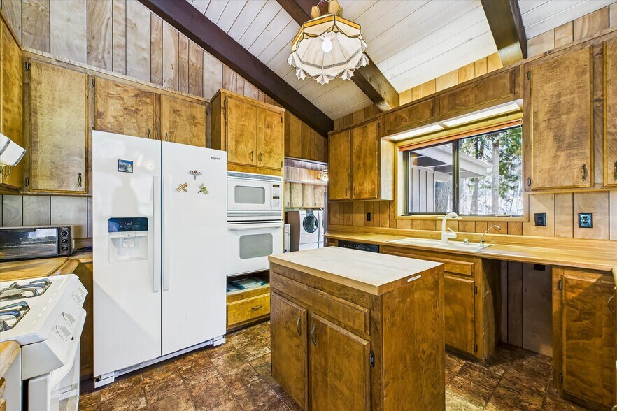 More Photos Of 2103 Coffee Creek Rd, Trinity Center Land For Sale