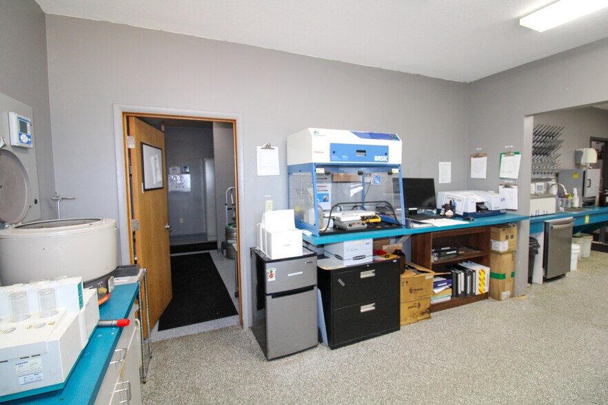 More Photos Of 5640 44th Ave S, Clinton Industrial For Sale