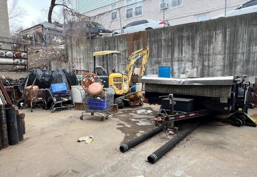 More Photos Of 494 Saw Mill River Rd, Yonkers General Retail For Sale