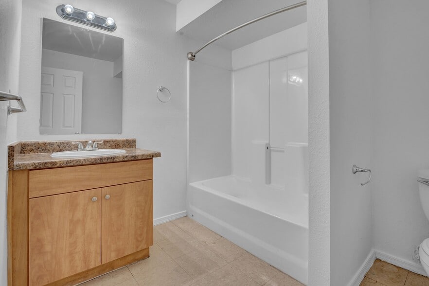 More Photos Of 2234 W Hazelwood St, Phoenix Apartments For Sale