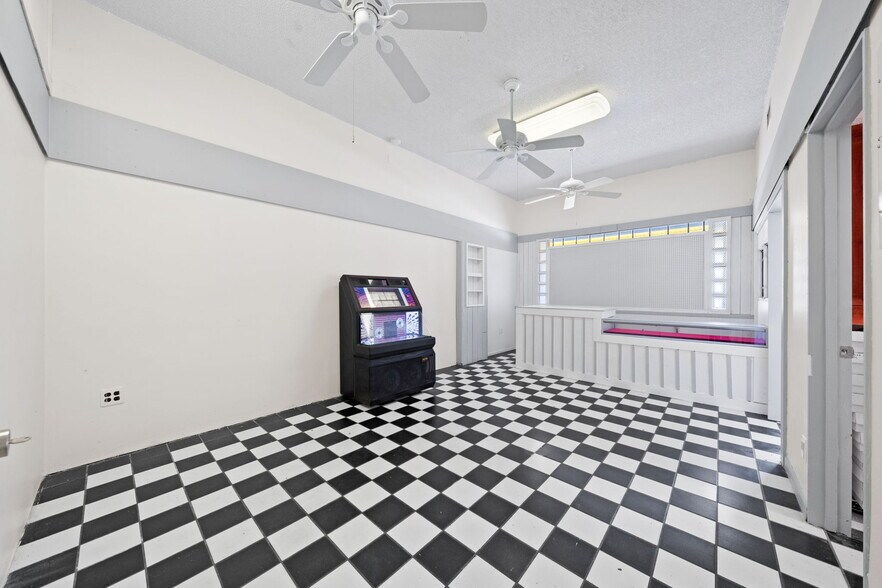 More Photos Of 100 Lucas Rd, Merritt Island Carwash For Sale