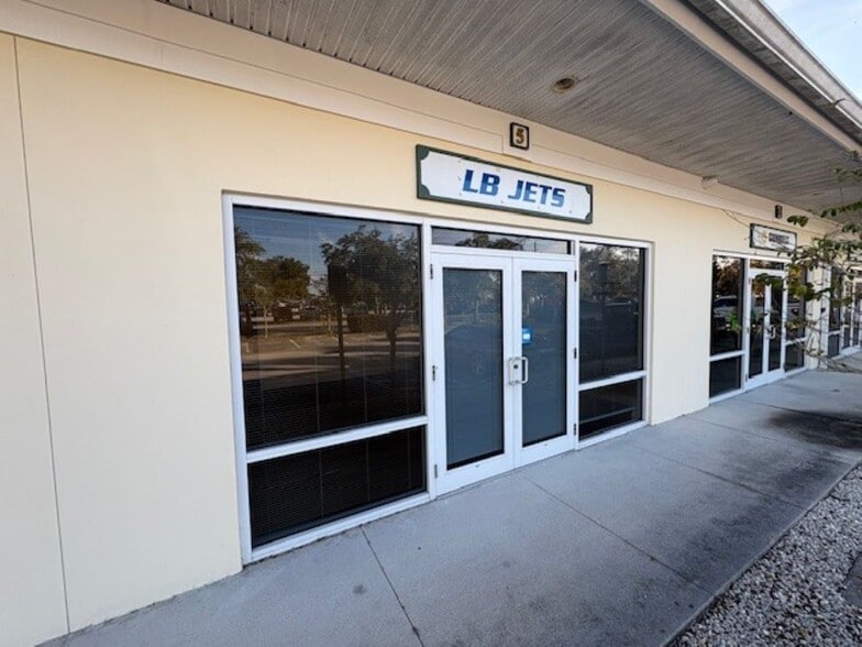 More Photos Of 9015 Americana Rd, Vero Beach Medical For Lease