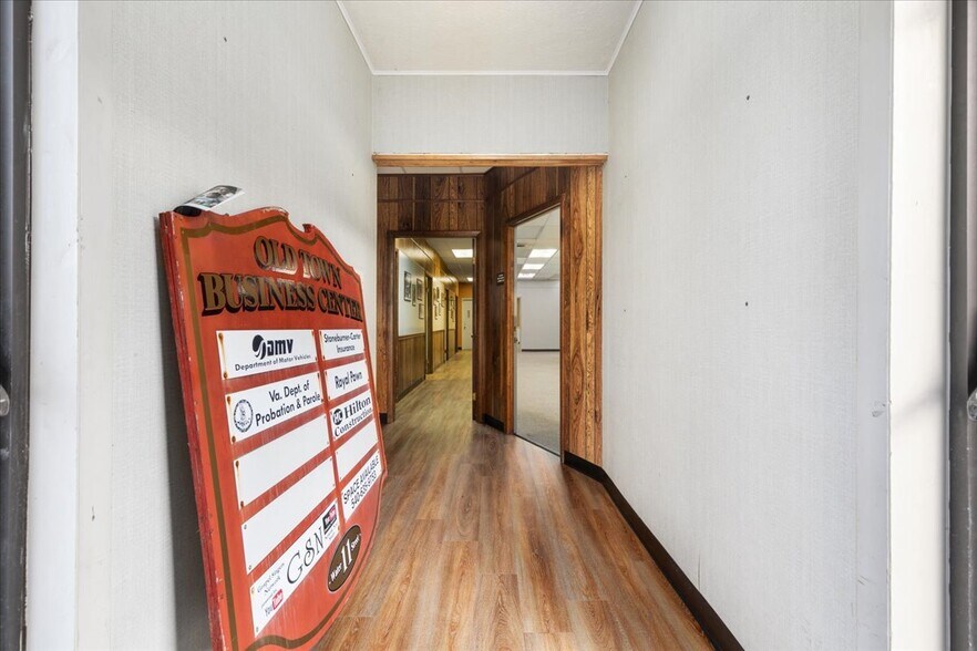 More Photos Of 11 Water St, Front Royal Loft Creative Space For Lease