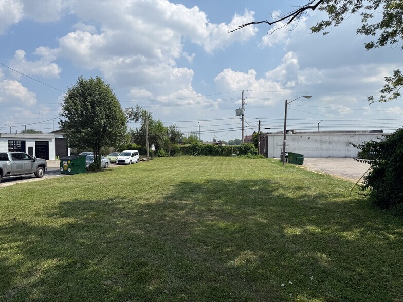 More Photos Of 5955 E 21st St, Indianapolis Carwash For Sale