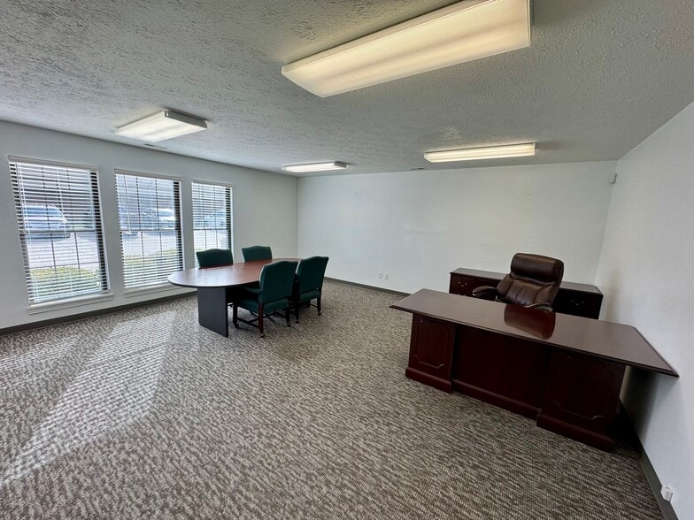 More Photos Of 200 Professional Ct, Lafayette Office For Lease