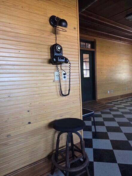 More Photos Of 815-817 Rosedale Dr, New Orleans Office For Sale