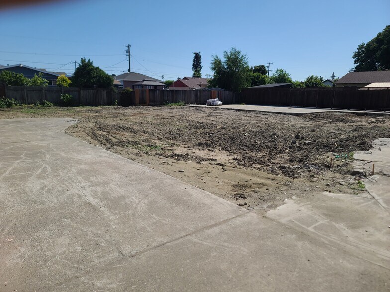 More Photos Of 867 E Lewelling Blvd, Ashland Land For Sale